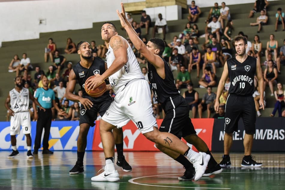 Botafogo perde para o Bauru, mas se classifica aos playoffs do NBB
