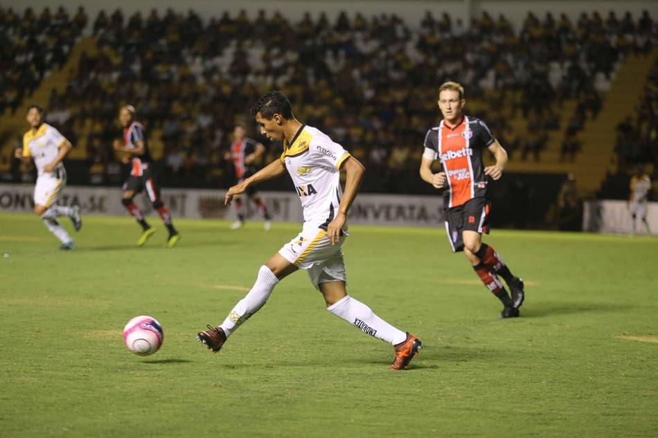 Criciúma pretende renovar com atacante até 2020