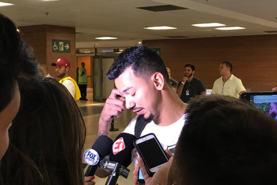 Lindoso critica gramado do Maraca: 'Irregular e com muita areia'