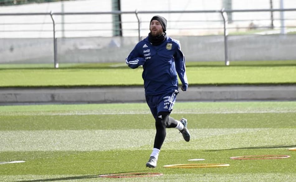 Imprensa argentina afirma que Messi não deve pegar a Espanha