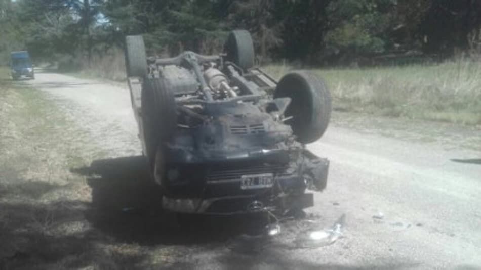 Jogadores de time argentino sofrem acidente automobilístico