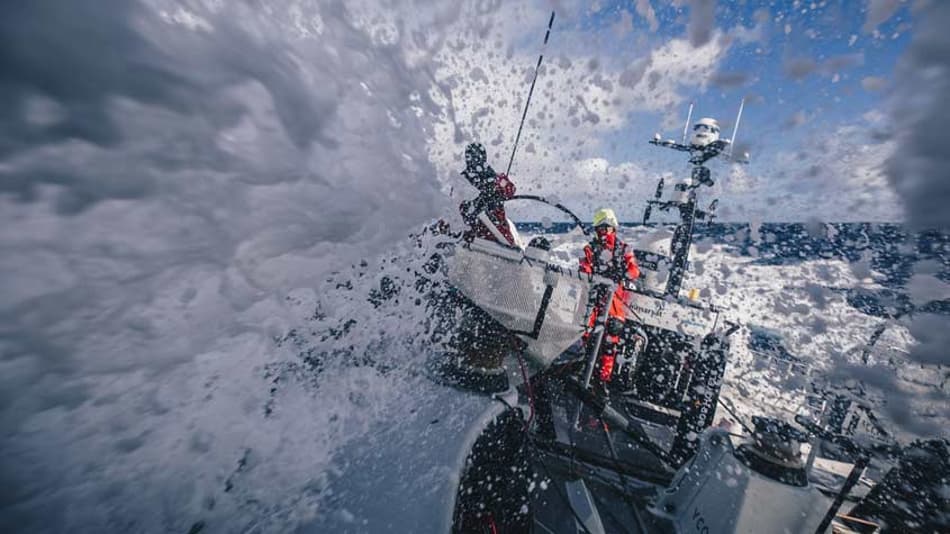 Tripulante britânico da Volvo Ocean Race cai no mar e está desaparecido