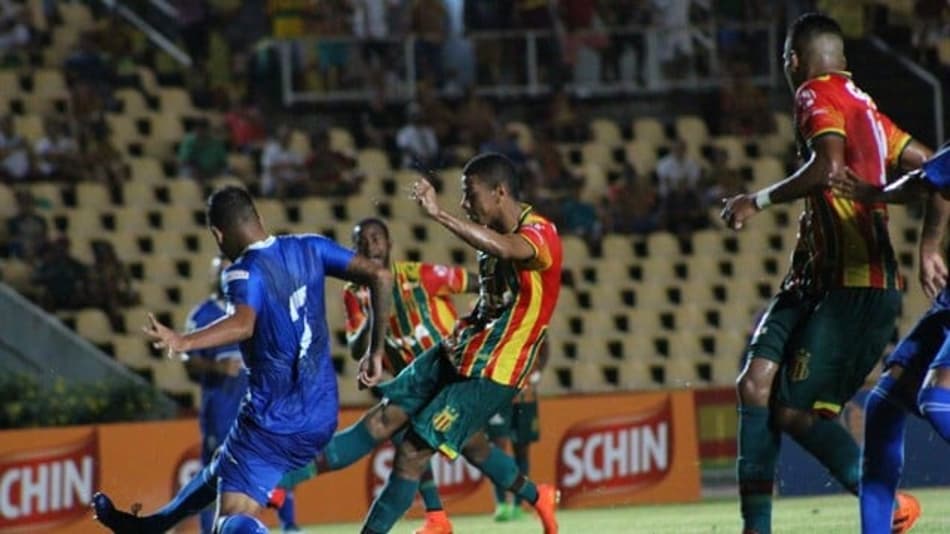 CSA e Sampaio Corrêa protagonizam o duelo dos embalados no Rei Pelé