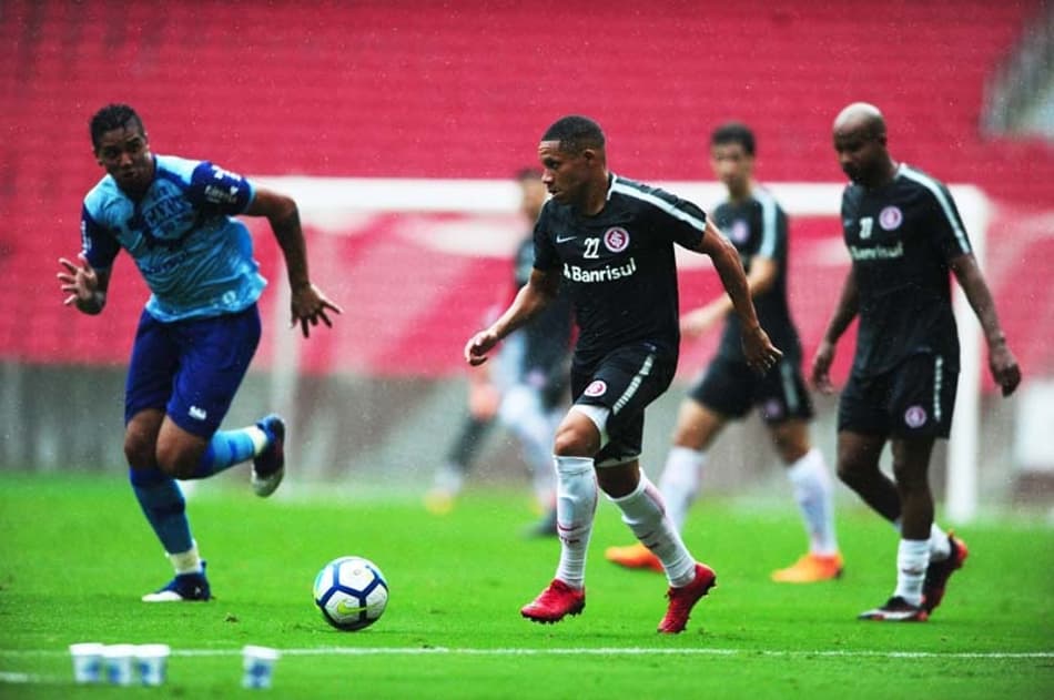 Inter decepciona e apenas empata contra o Caxias