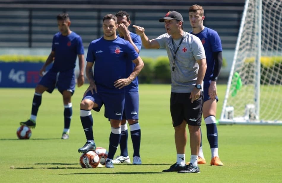 Último treino do Vasco antes de final tem Evander 100% e mistério