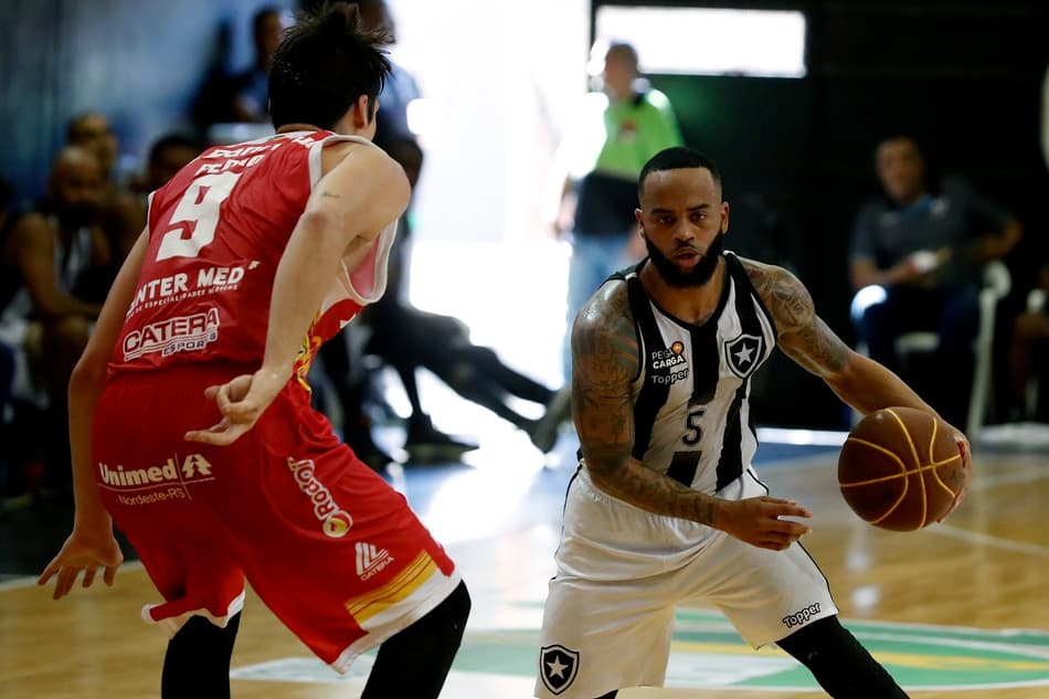 NBB: Jamaal brilha, mas Botafogo perde para o Caxias na prorrogação