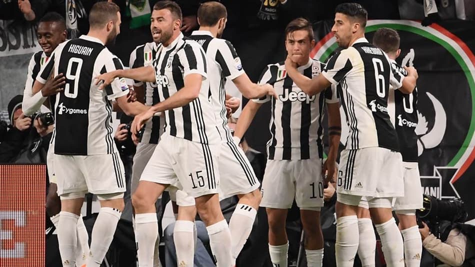 Juventus vence clássico contra o Milan e amplia vantagem no topo