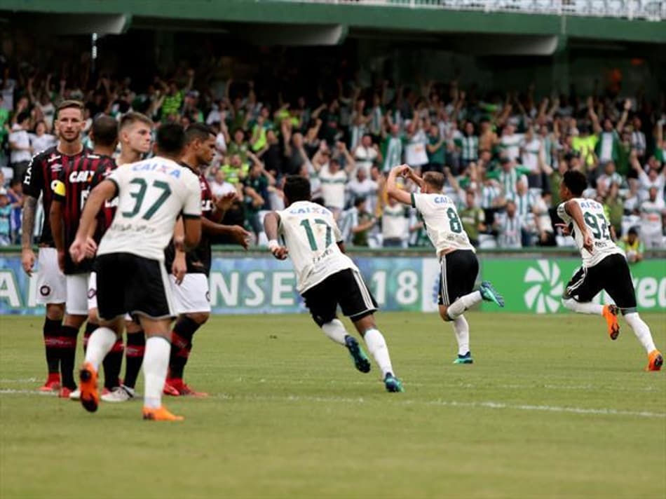 Coxa em vantagem! Coritiba vence a primeira final e quebra a invencibilidade do Atlético-PR
