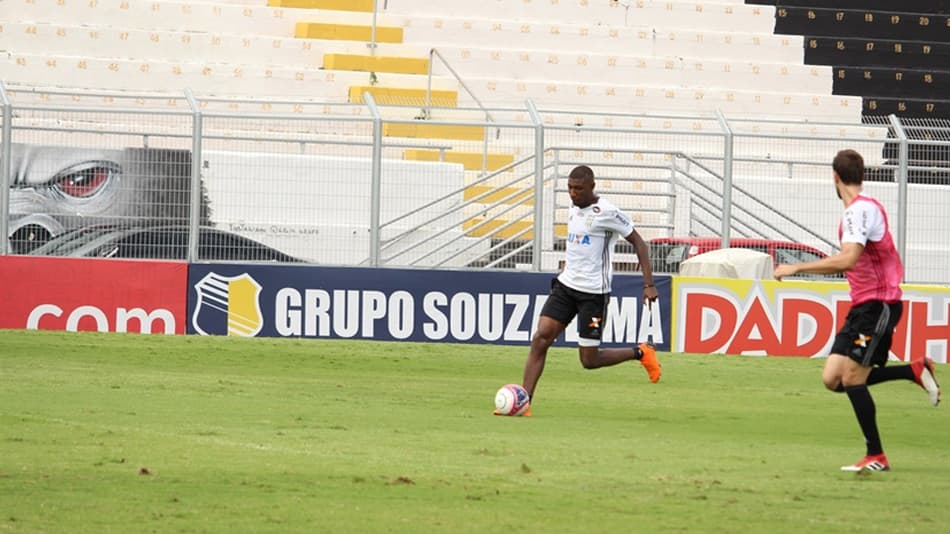 Presidente da Ponte Preta confirma proposta do Atlético-MG por Emerson
