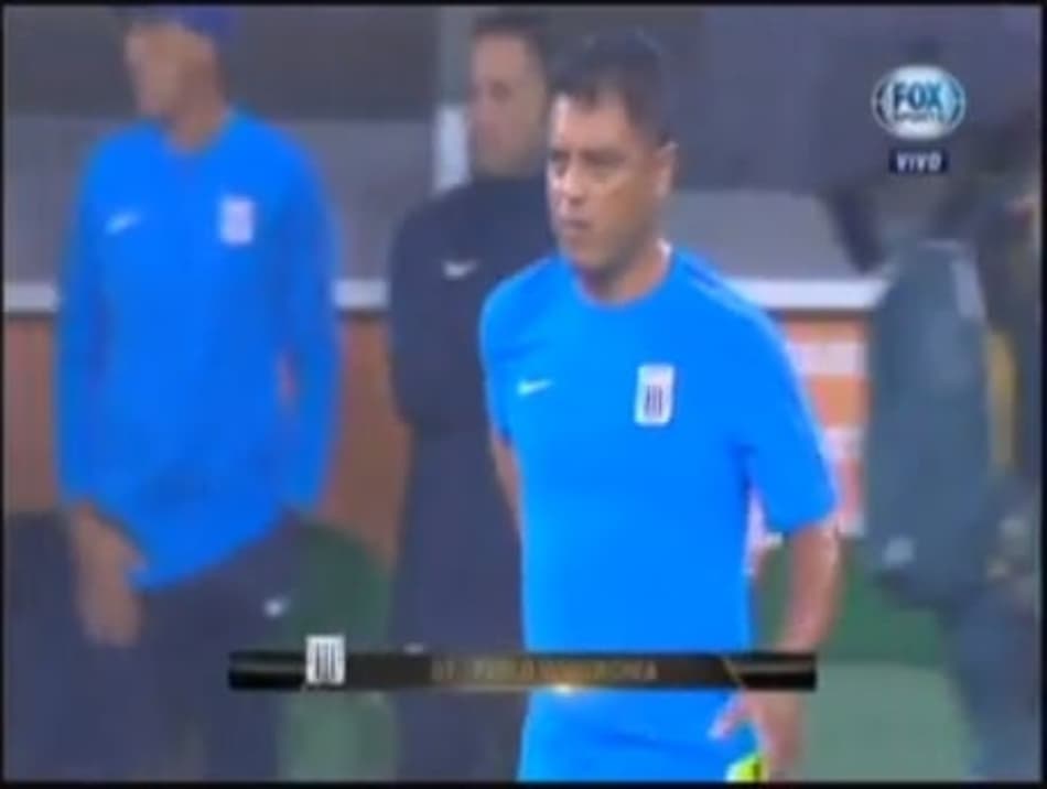 Emissora comete erro grotesco e confunde técnico do Alianza Lima