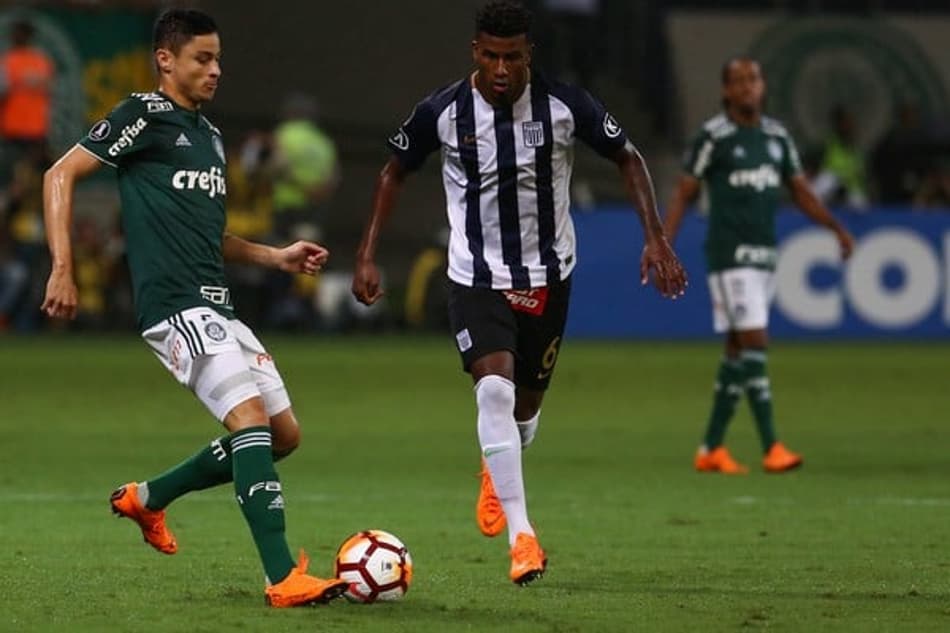 Diogo Barbosa estreia como titular e diz que teve apenas cãibras no fim
