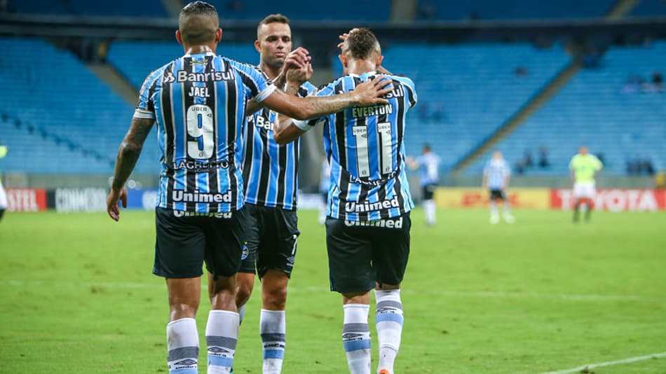 Cerro Porteño e Grêmio medem forças pela liderança do grupo 1