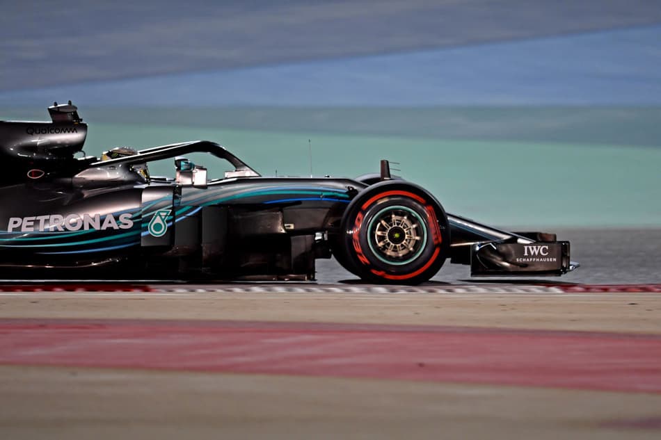 Mercedes segue tranquila: "Ferrari usou modo mais rápido de motor"