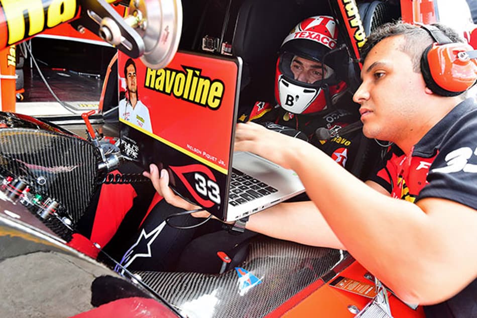 Stock Car: Dia de melhora e mais aprendizado para Nelsinho Piquet em Curitiba