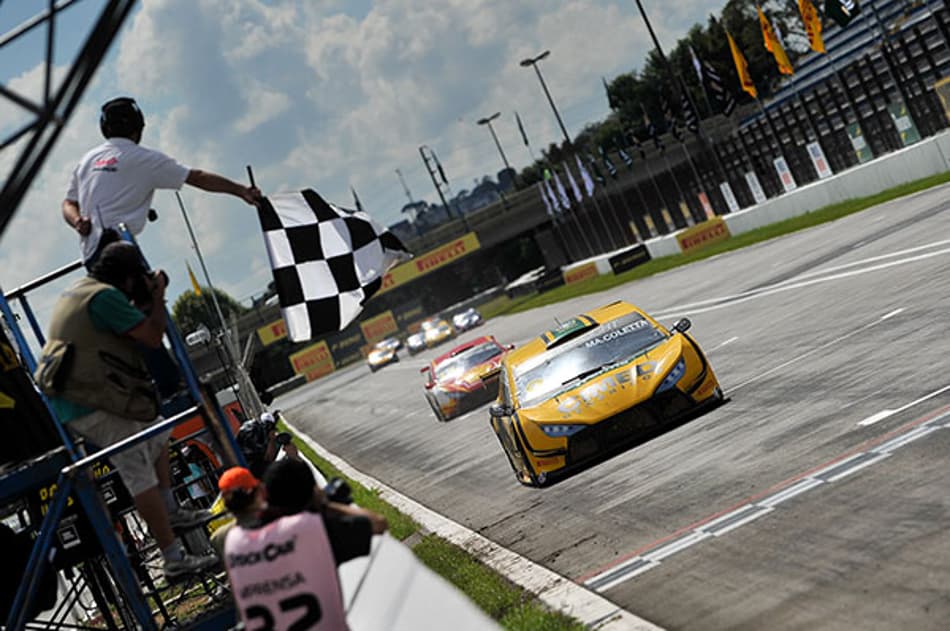 Dois irmãos e um aniversariante no pódio da Stock Light em Curitiba