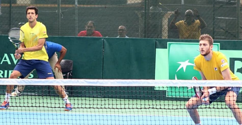 Melo e Demoliner brilham e colocam Brasil na frente na Copa Davis