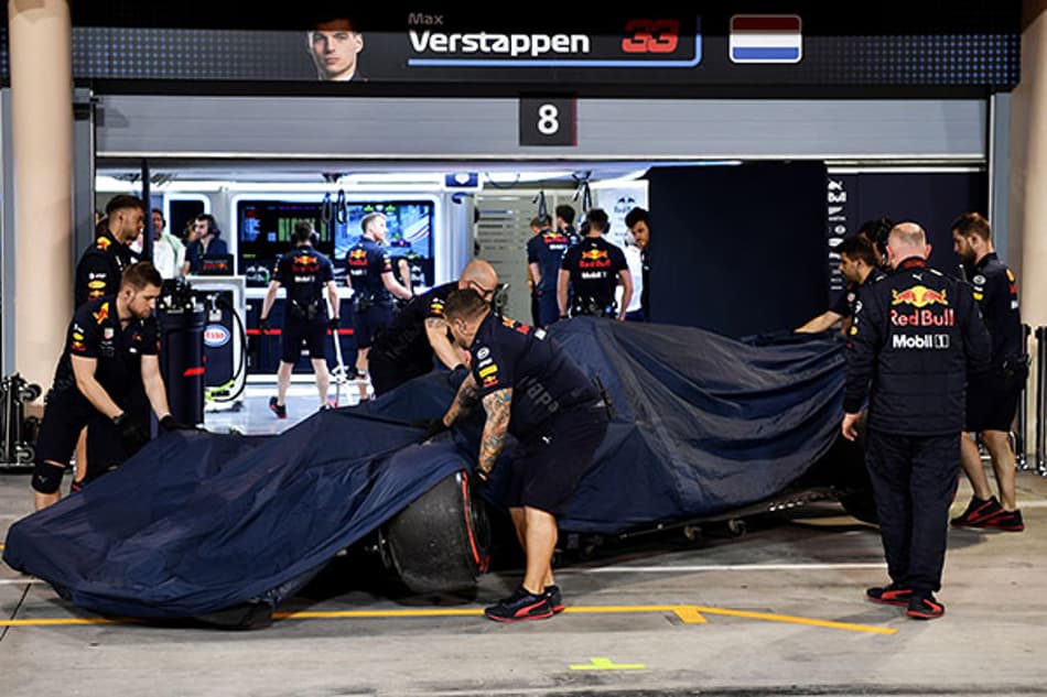 Red Bull se despede do GP no Bahrein com menos de 10 voltas