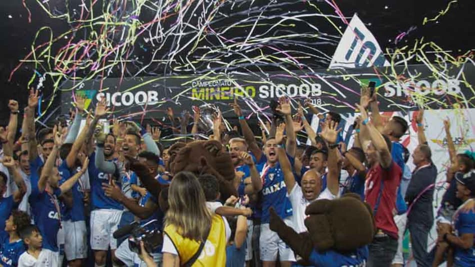 Comemoração de título cruzeirense é recheada de provocações a rival