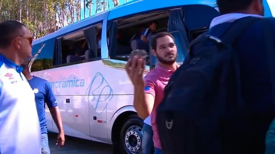 Vitória rebate acusações do Bahia e responsabiliza rival por ataque a ônibus