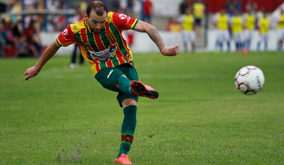 Marlon projeta boa Série B no Sampaio Corrêa e se diz feliz com sondagens