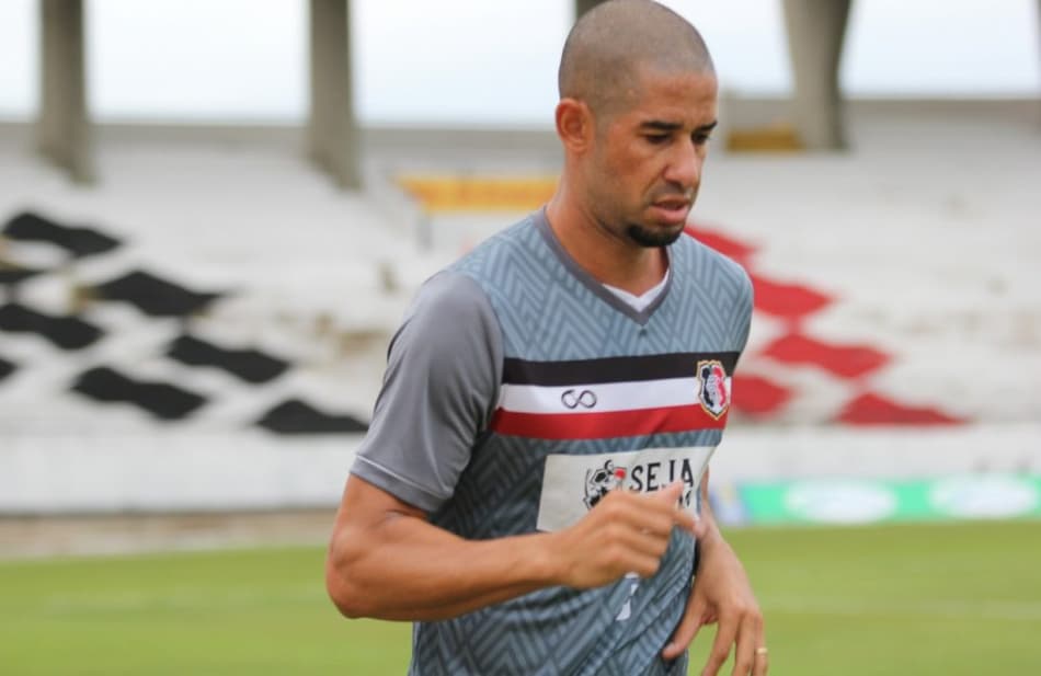 Santa Cruz acerta a contratação de mais um reforço para a Série C