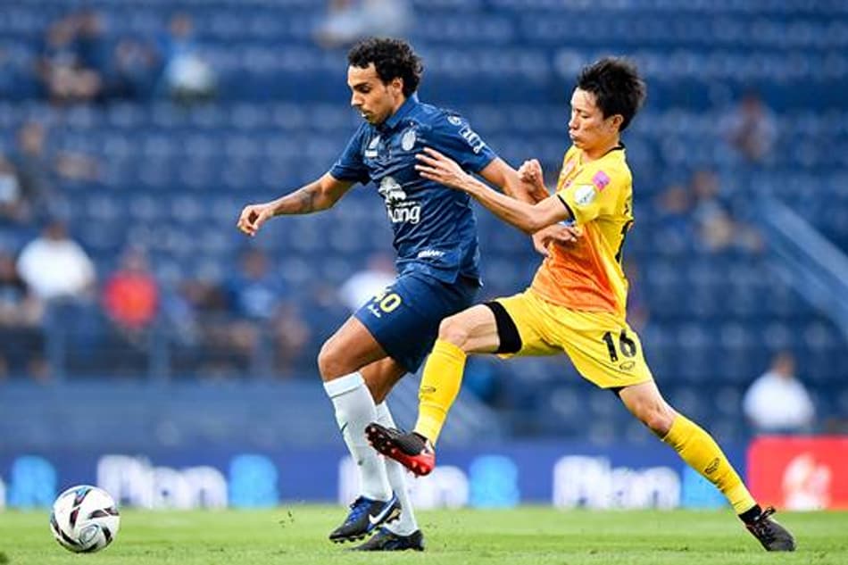 Brasileiros brilham em nova vitória do Buriram na Tailândia