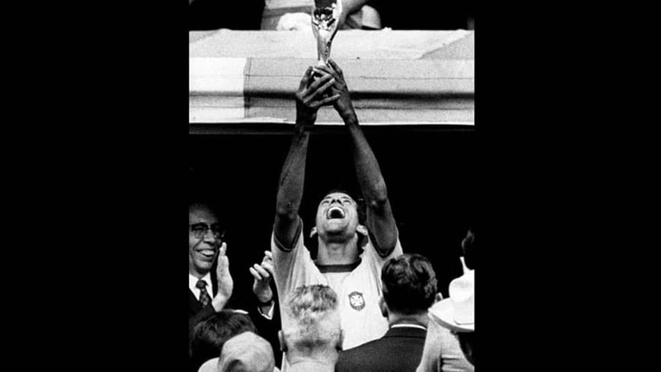 GALERIA: Veja a Copa disputada por Carlos Alberto Torres e o clube que ele defendia no período do Mundial