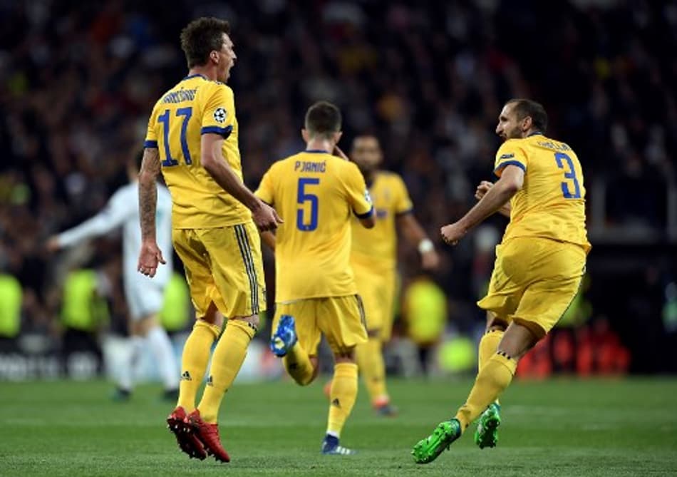 Juventus treina sob protesto às vésperas de confronto decisivo