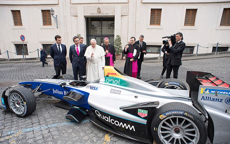 Fórmula E visita Papa Francisco no Vaticano antes do E-Prix de Roma