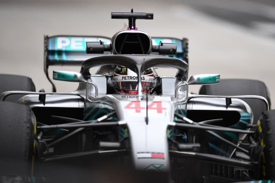 F1: Hamilton destaca ameaça da Ferrari e da Red Bull em Xangai