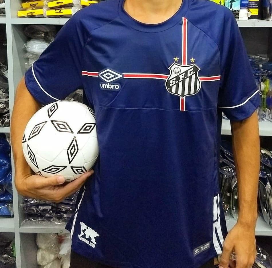 Santos e Umbro lançam camisa azul em homenagem à Inglaterra. Confira!