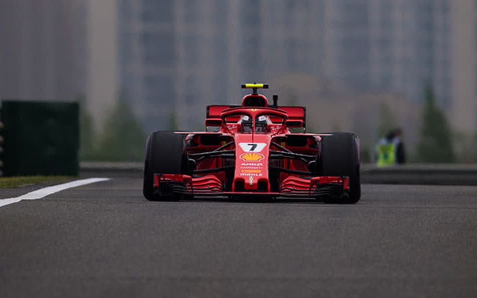Kimi Raikkonen foi quem mais se aproximou do dominante Lewis Hamilton