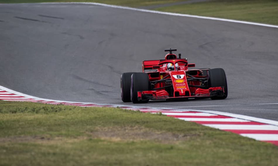 Com Vettel na pole, Ferrari supera Mercedes e domina a primeira fila na China