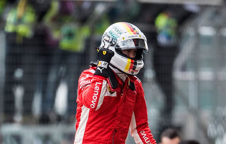 Sebastian Vettel "não acredita" no ritmo da Ferrari e a vantagem para a Mercedes