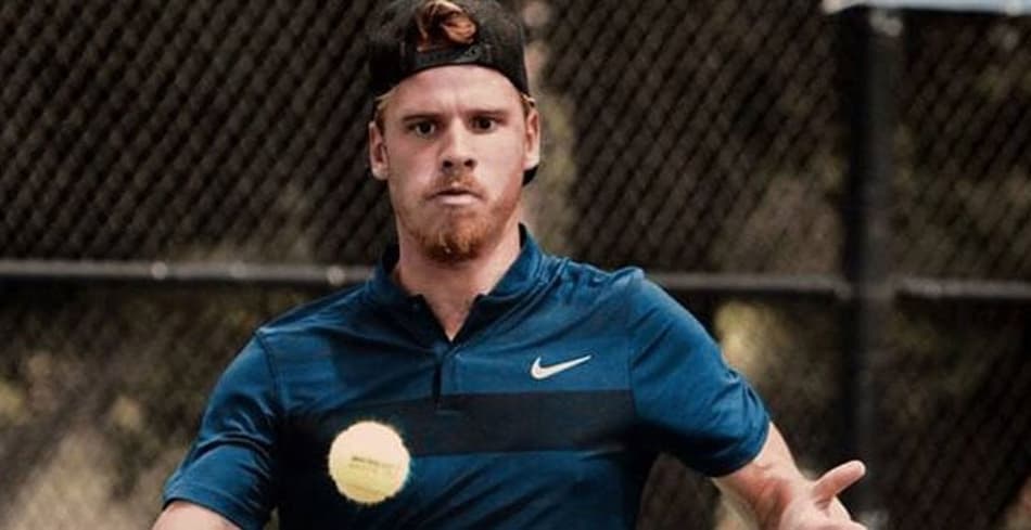 Karue Sell freia americano e vai à final em Little Rock