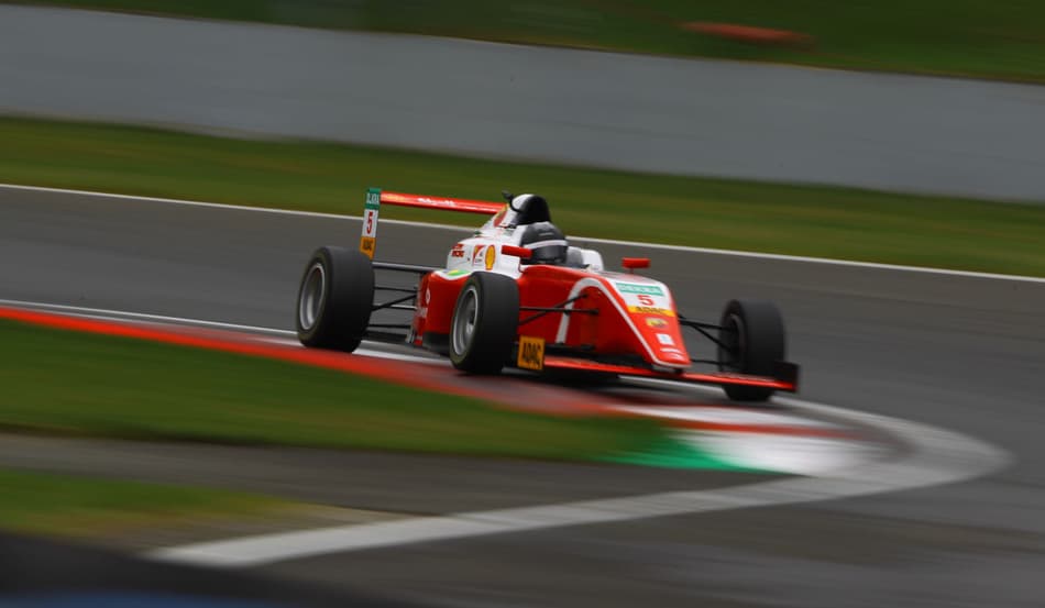 Gianluca Petecof escala o pelotão e termina rodada de Hockenheim marcando pontos na F4 Alemã