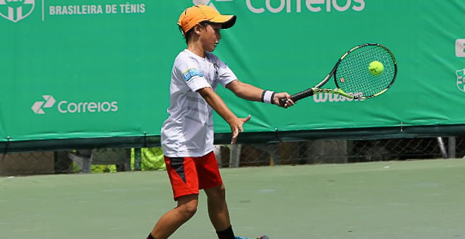Tenistas de sete estados jogam as semis no Interclubes em Salvador