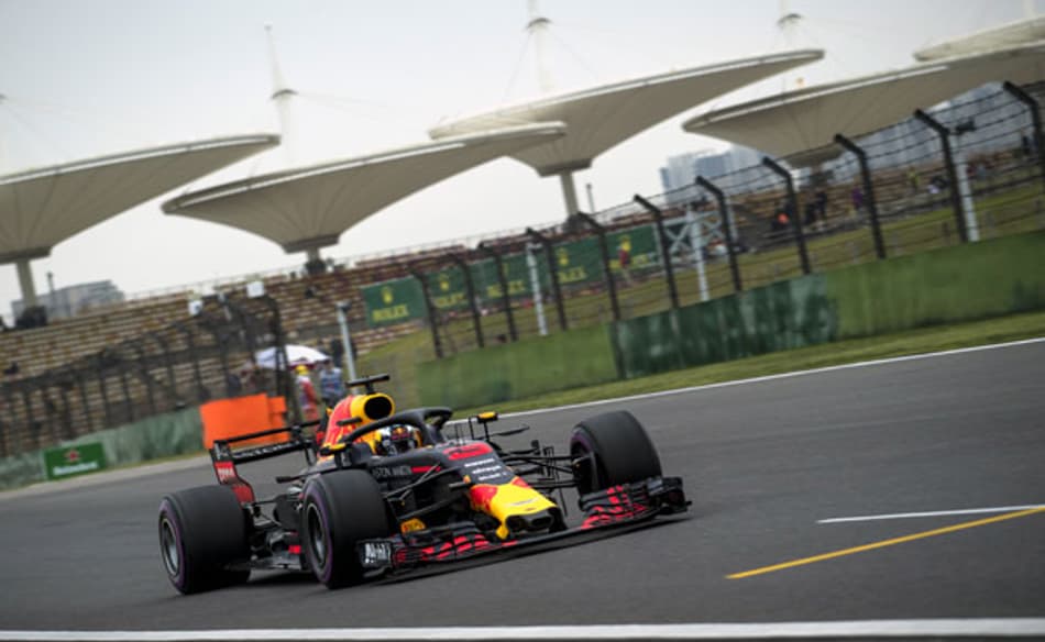 Red Bull acerta a estratégia e Ricciardo "brilha" para vencer o GP da China de F1