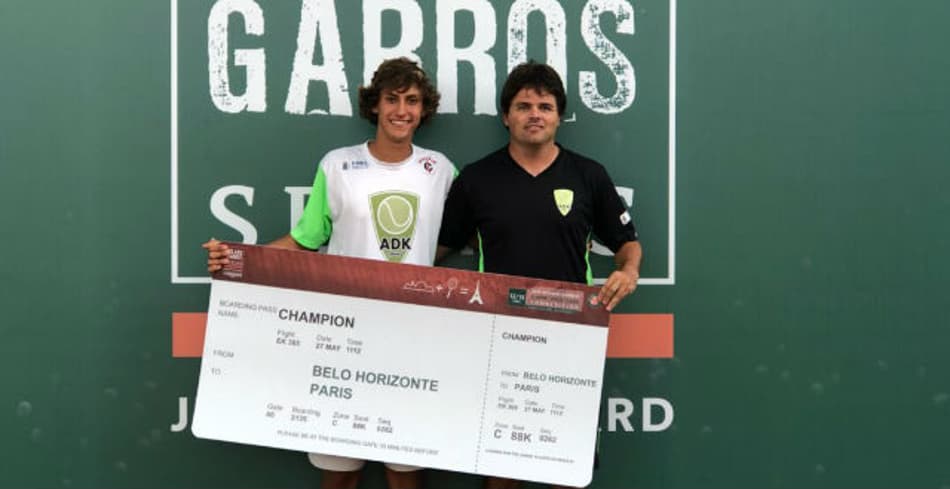 Catarinense Mateo Reyes leva o troféu do pré-quali de Roland Garros