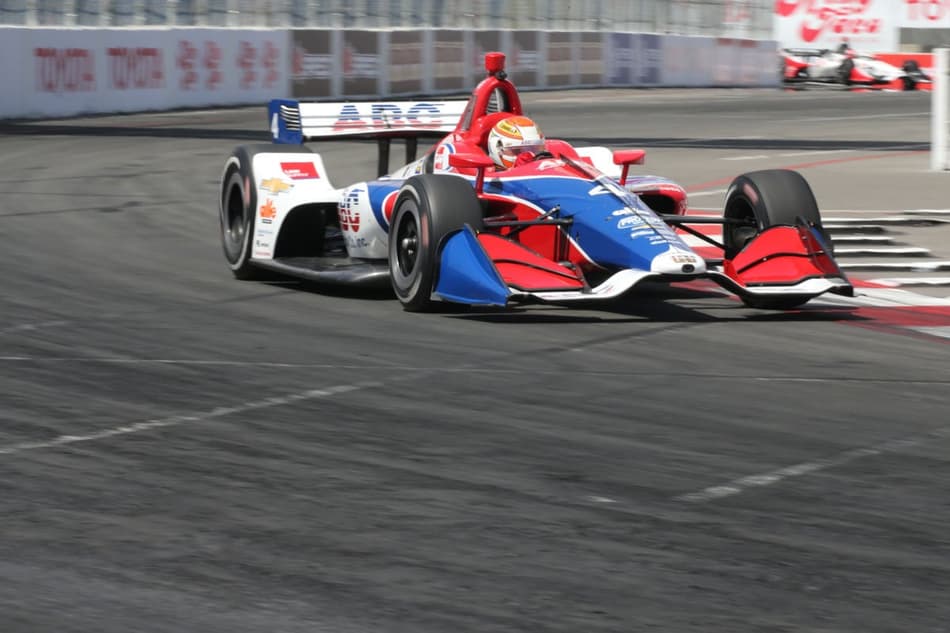 Matheus Leist leva carro da AJ Foyt ao Q2 e larga na sexta fila da Indy em Toronto