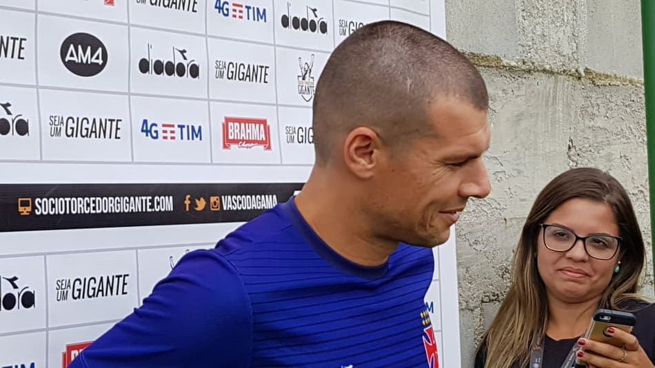 Thiago Galhardo passa bem e Wagner brinca: 'Tem a cabeça dura'