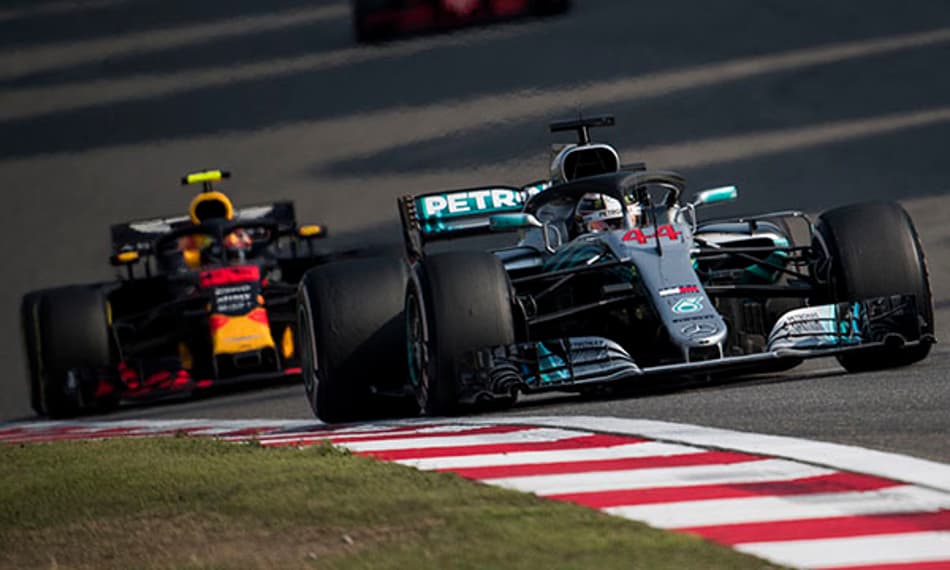 Mercedes diz que estratégia vencedora da Red Bull não estava no "radar" da equipe