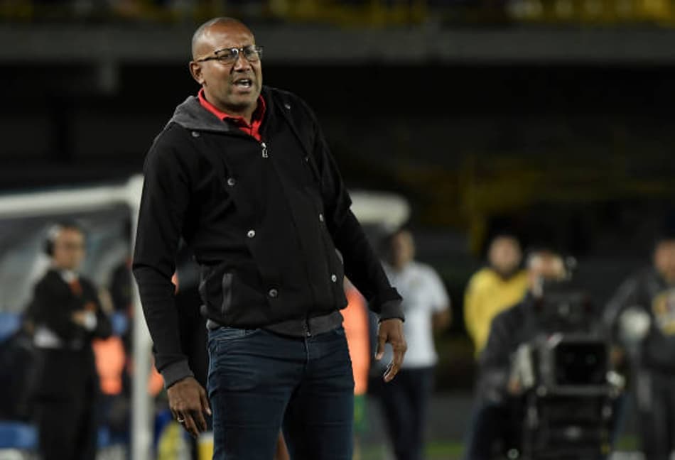 Técnico do Santa Fe avisa: “Não vamos ficar só na defesa”