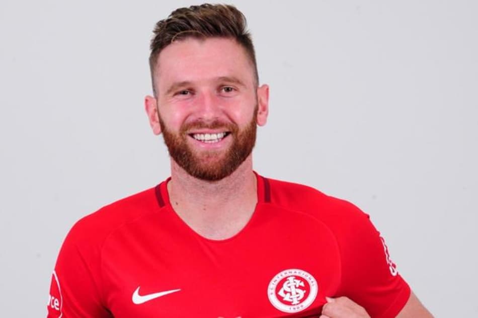 Por questões contratuais, Inter não terá Fabiano contra o Palmeiras