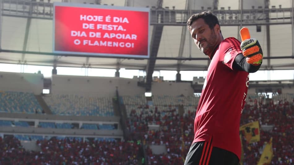 Despedida de Julio Cesar já tem mais de 30 mil ingressos vendidos