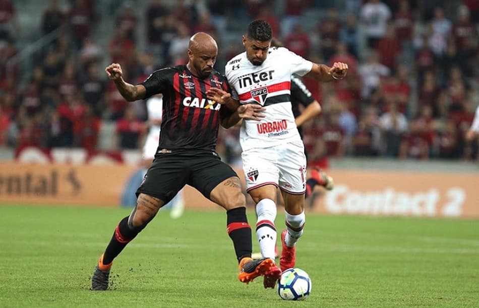 Segundo pior ataque x melhor defesa: São Paulo desafia números por vaga