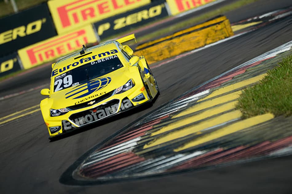 Stock Car: Daniel Serra lidera último treino livre; definição do grid deve ser apertada