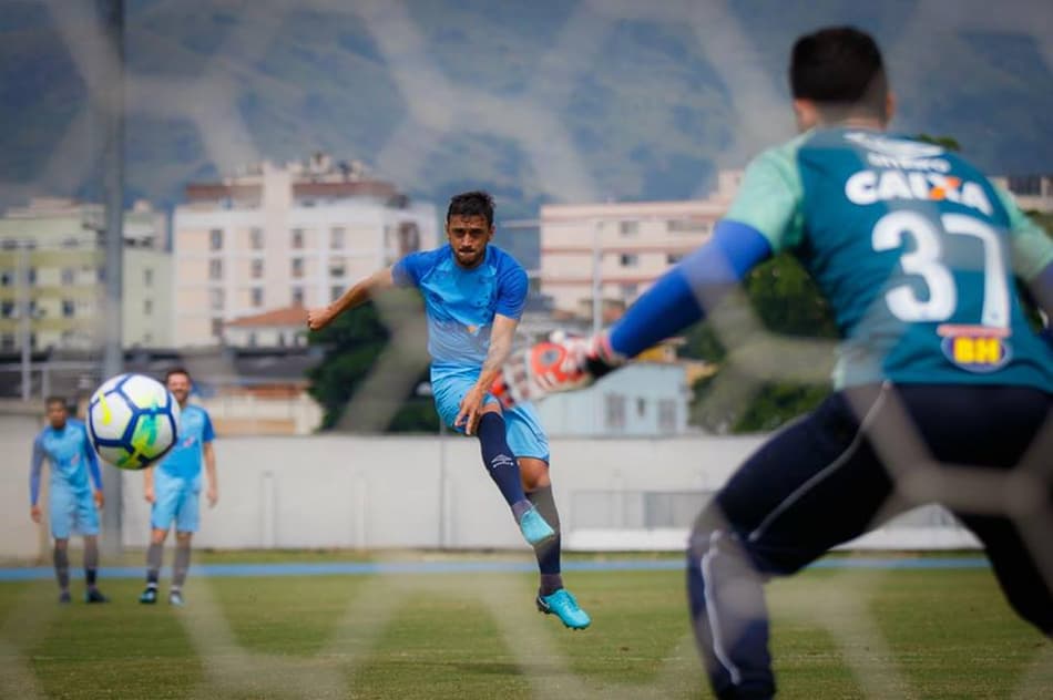 Cruzeiro encerra preparação para duelo com o Flu no Maracanã