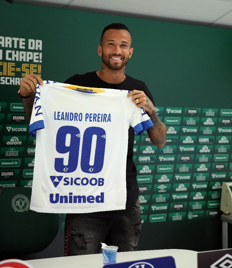 Leandro Pereira comemora retorno à Chape para a temporada de 2018