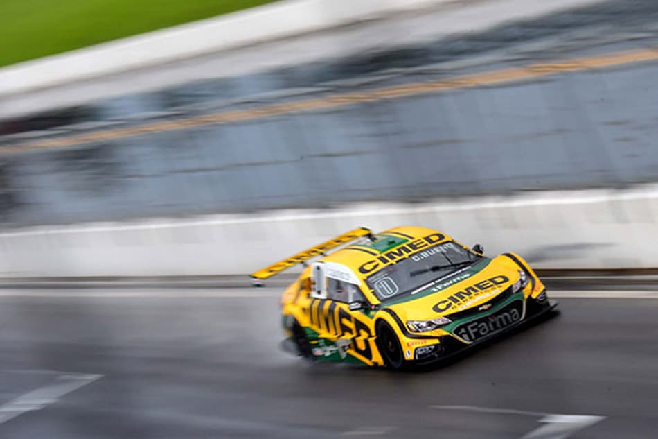 Stock Car: Cacá Bueno domina pista molhada e é o pole position no Velopark